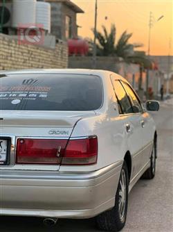 تۆیۆتا کراون